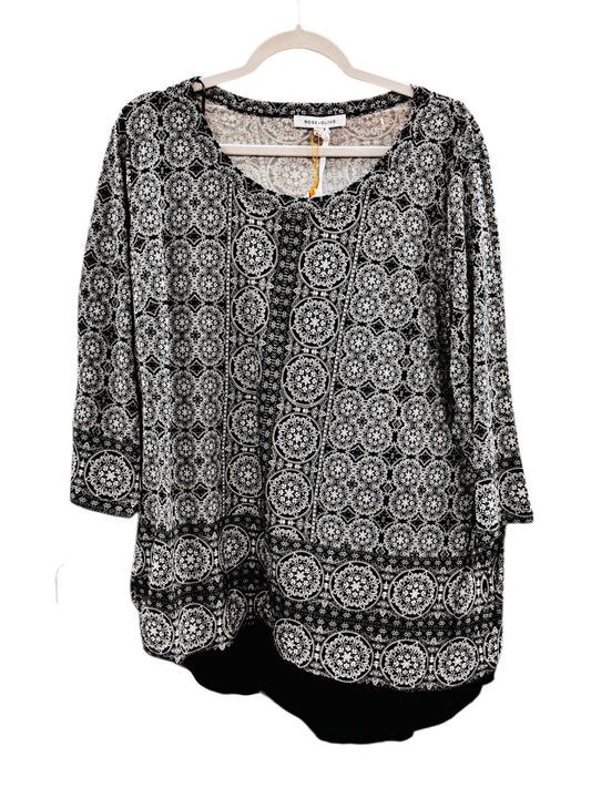 Blouse, Black & White (circle patterns)