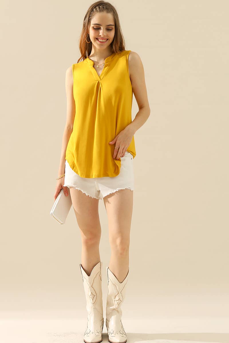 JOHNNY COLLAR SLEEVELESS BLOUSE